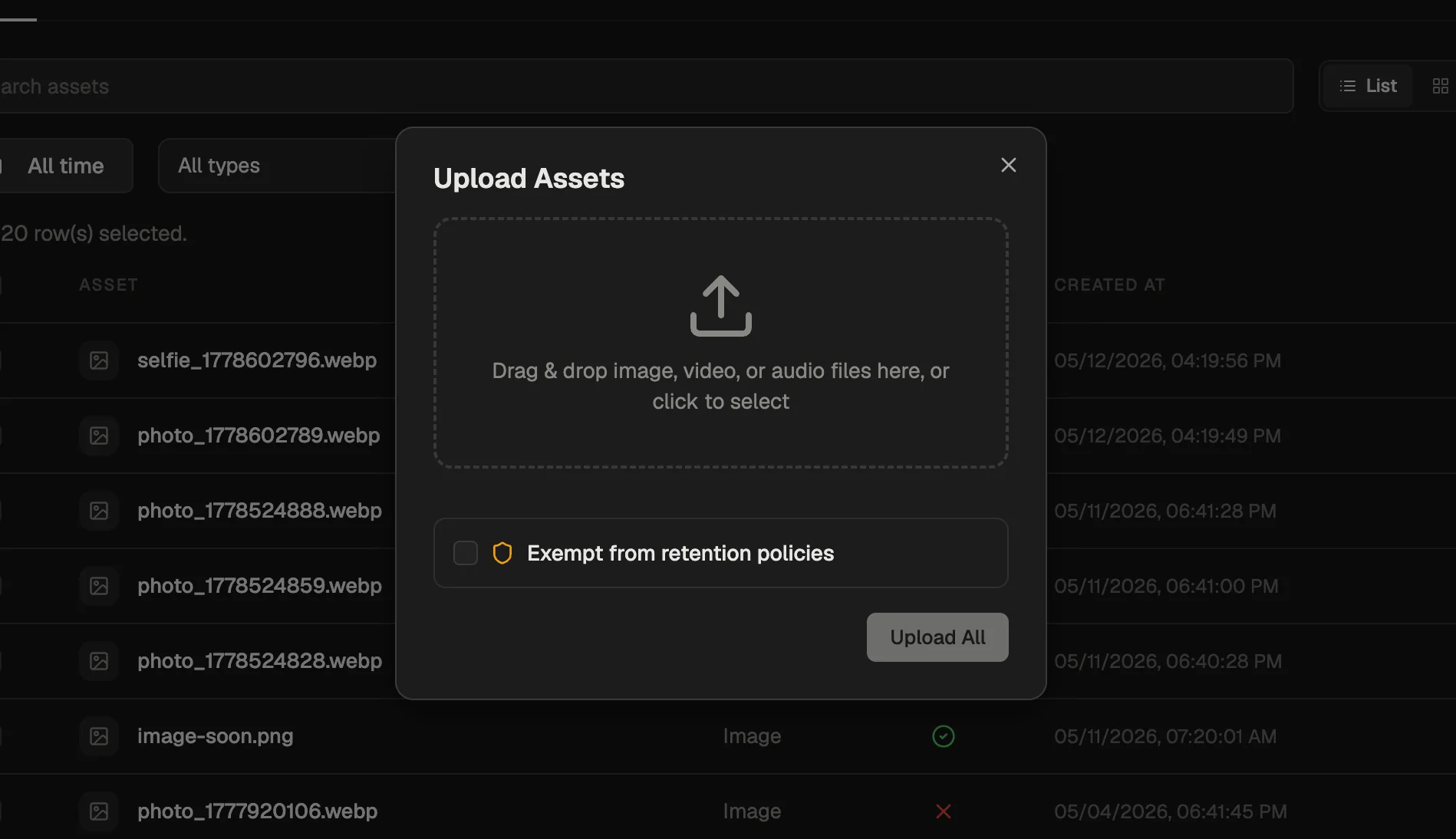 Image hosting dashboard showing a direct URL for the uploaded GIF banner